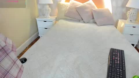 Snapshot of angeline__cute chatting on November 2025 12:18:01 PM angeline online show from November 2025 12:18:01 PM