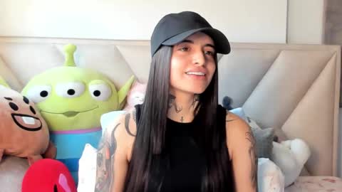 Angeline Smith  online show from September 2025 07:46:01 PM