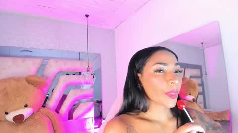 Angeline Heet online show from December 2025 03:33:02 AM