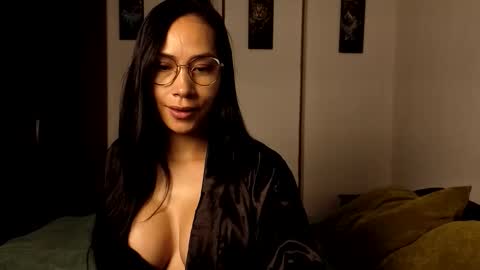  ANGELA ISABELLA  online show from January 2026 12:32:02 PM