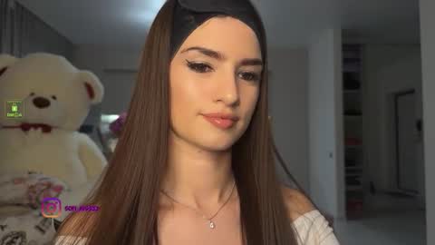 Snapshot of angelmi171 chatting on October 2025 06:19:02 PM angelmi171 online show from October 2025 06:19:02 PM