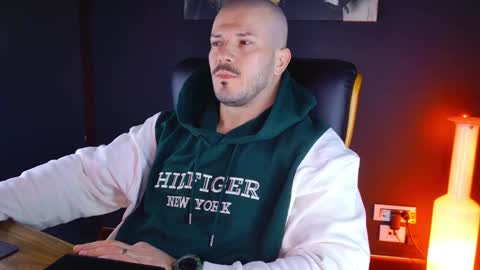 Snapshot of angeloeric chatting on January 2025 05:29:02 AM BlackWolf online show from January 2025 05:29:02 AM