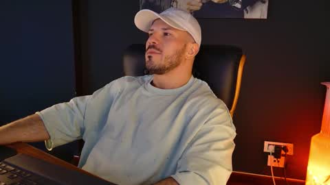 Snapshot of angeloeric chatting on December 2025 01:29:02 PM BlackWolf online show from December 2025 01:29:02 PM