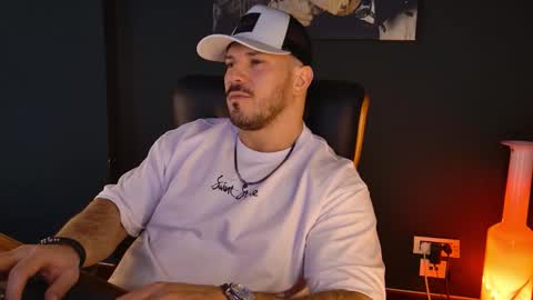 Snapshot of angeloeric chatting on January 2026 02:11:01 PM BlackWolf online show from January 2026 02:11:01 PM