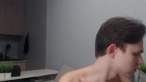 Angel online show from December 2025 02:35:01 PM