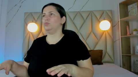 ANGIE online show from December 2025 12:56:01 PM