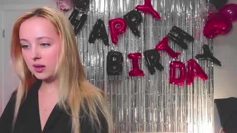 Snapshot of angelxloe chatting on February 2026 07:07:01 PM Im Chloe i do FLASH BOOBS for new fan club online show from February 2026 07:07:01 PM