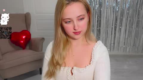 Snapshot of angelxloe chatting on February 2026 11:58:01 PM Im Chloe i do FLASH BOOBS for new fan club online show from February 2026 11:58:01 PM
