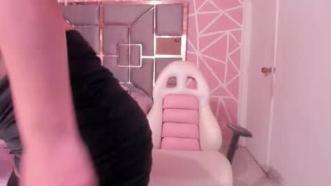 Snapshot of anggi1 chatting on November 2025 10:59:02 AM Anggi online show from November 2025 10:59:02 AM