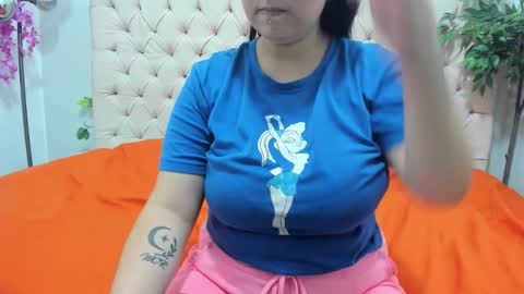 Snapshot of anggie_miller chatting on February 2026 11:09:02 PM anggie online show from February 2026 11:09:02 PM