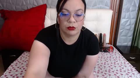 Snapshot of angie_bbw chatting on April 2026 05:07:01 PM Angie online show from April 2026 05:07:01 PM