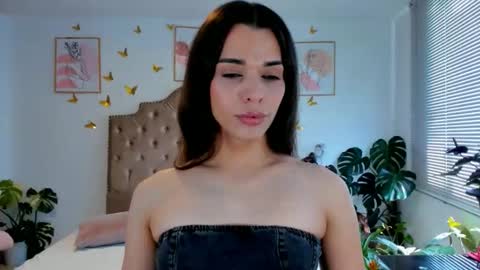 Anabella online show from April 2026 07:15:01 PM