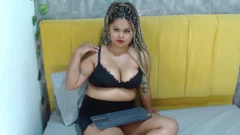 Snapshot of angiekatrinacm101 chatting on February 2026 12:33:02 PM angiekatrinacm101 online show from February 2026 12:33:02 PM