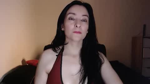 Snapshot of angiesquirt chatting on October 2025 11:05:01 PM VALENTINA online show from October 2025 11:05:01 PM