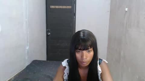 Snapshot of angolahugecock chatting on April 2026 12:05:02 AM angolahugecock online show from April 2026 12:05:02 AM