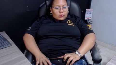 angy online show from November 2025 08:19:02 PM