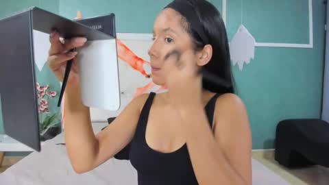 Ania online show from October 2025 01:24:02 PM