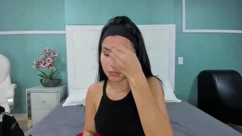 Ania online show from November 2025 09:25:02 PM