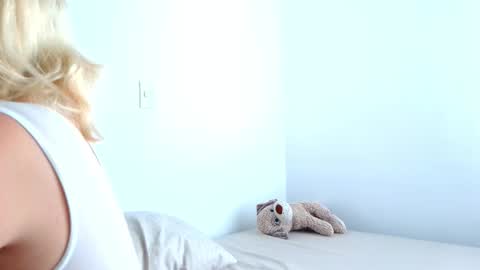 Ania online show from November 2025 06:21:01 PM