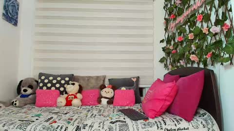 laura  online show from January 2026 12:58:01 AM