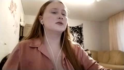 Snapshot of anika_lipps chatting on February 2026 03:32:02 PM Anika online show from February 2026 03:32:02 PM