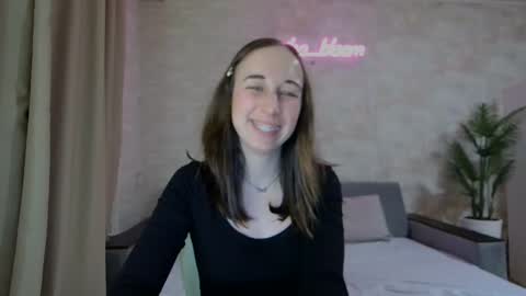 anikabloom online show from February 2025 02:33:01 AM