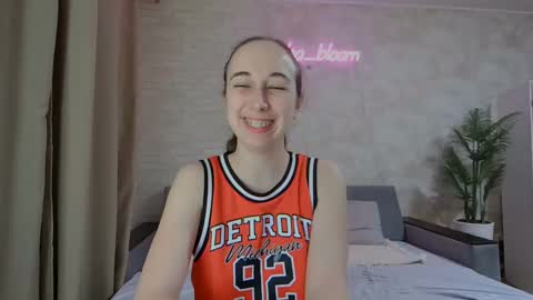 anikabloom online show from February 2025 09:54:01 PM