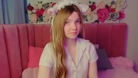 Alica online show from November 2025 02:33:01 AM