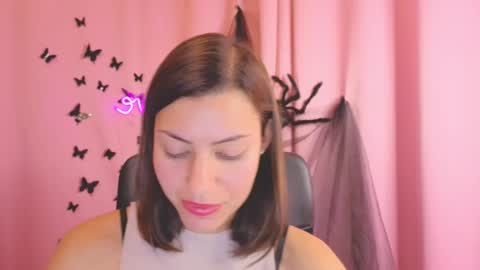 Anni online show from October 2025 03:51:01 PM