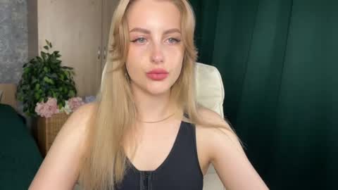 Snapshot of anita_blairr chatting on June 2026 12:56:02 AM Anita online show from June 2026 12:56:02 AM