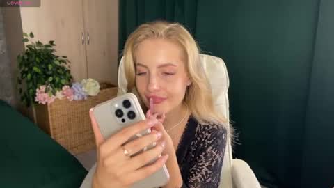 Snapshot of anita_blairr chatting on July 2026 01:42:02 AM Anita online show from July 2026 01:42:02 AM
