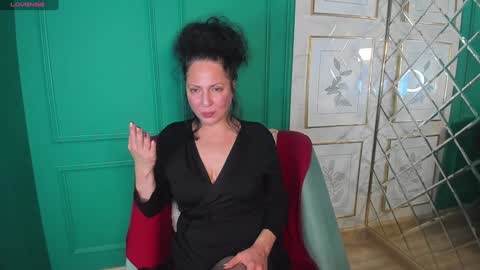 Snapshot of anita_muse chatting on December 2024 07:36:01 PM Anita online show from December 2024 07:36:01 PM