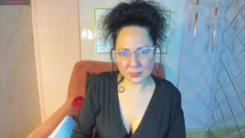 Snapshot of anita_muse chatting on December 2024 02:35:02 PM Anita online show from December 2024 02:35:02 PM