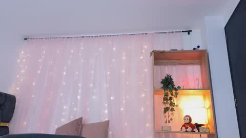 anitaglow online show from October 2025 02:58:02 PM