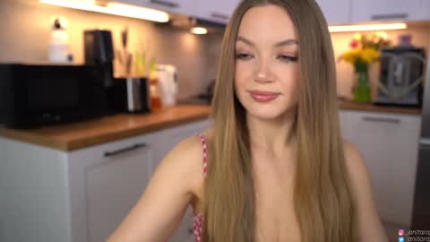 Im Anita thumb up me please its important online show from March 2026 08:14:01 PM