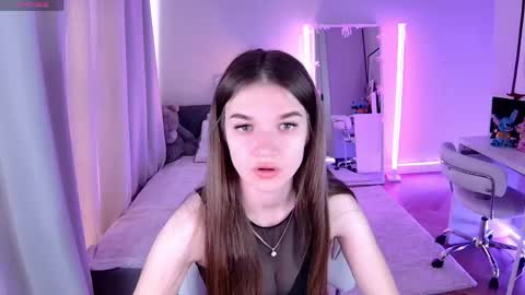ann_woood online show from May 2026 06:31:02 AM