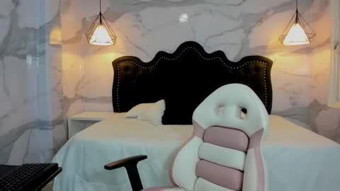 Ana  online show from October 2025 12:31:01 PM