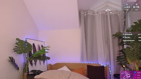 Anna online show from December 2024 11:30:01 AM