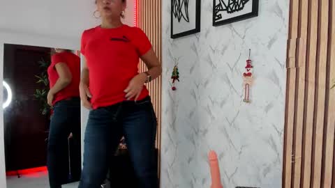 Snapshot of annaarela chatting on November 2025 11:24:02 AM Annaarela online show from November 2025 11:24:02 AM