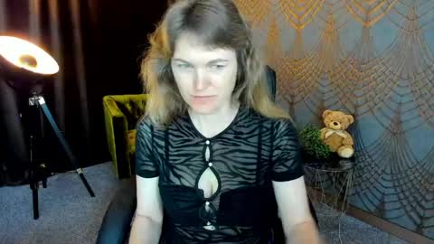 Snapshot of annabel_xxx chatting on June 2026 05:22:01 AM Annabel online show from June 2026 05:22:01 AM