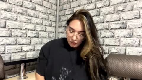 Sarah online show from October 2025 04:02:01 PM