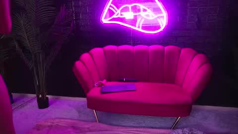 Anna online show from September 2025 04:01:02 AM