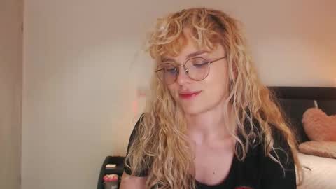 annaevv online show from February 2026 04:19:01 AM