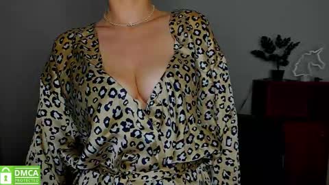 Snapshot of annakillian_kiss chatting on November 2025 06:27:01 AM Anna online show from November 2025 06:27:01 AM