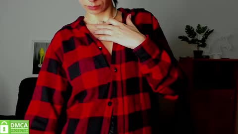 Snapshot of annakillian_kiss chatting on December 2025 06:30:02 AM Anna online show from December 2025 06:30:02 AM