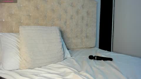 Anna Landry online show from October 2025 07:36:02 AM