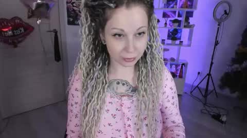 Anna online show from November 2025 02:10:01 AM