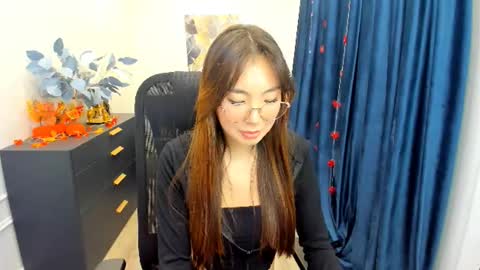 Anna online show from November 2025 11:45:01 AM