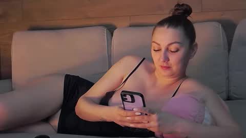 annasplash online show from February 2026 05:45:01 AM