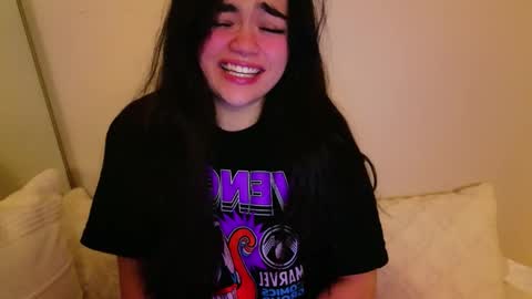 Snapshot of annatigarr chatting on October 2025 02:48:01 AM meow online show from October 2025 02:48:01 AM